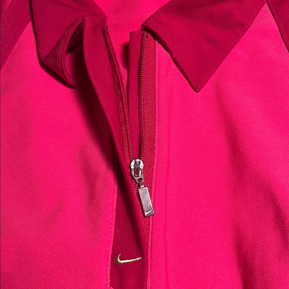 Women's Nike Golf Sleeveless Red Top, Size Medium - Picture 4 of 4
